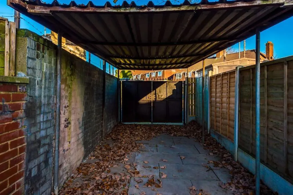 Dom wakacyjny Big 7Xguest House 3Xvan Locked Carport Garden Leeds & Bradford
